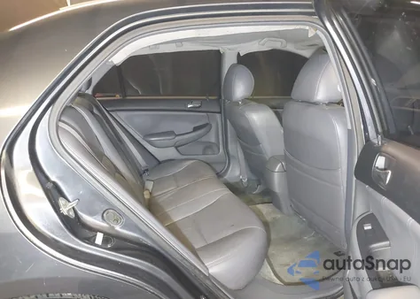 2004 Honda Accord 2.4 Lx z USA, uszkodzony, nr VIN 1HGCM56374A047141